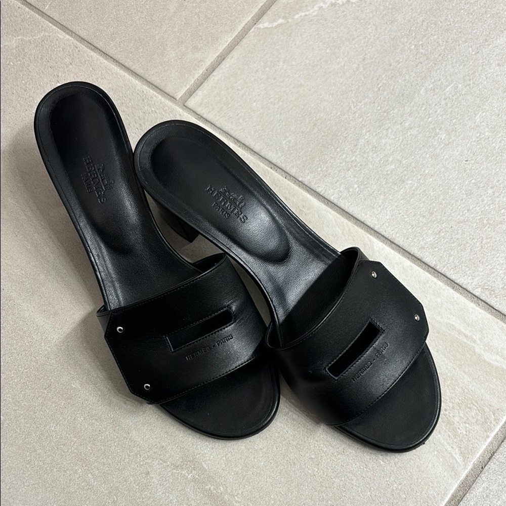 🌺🌸HERMÈS Sandals🌸🌺 - Picture 2 of 13